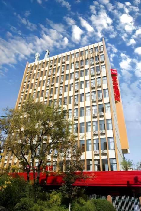ibis kunming beijing rd