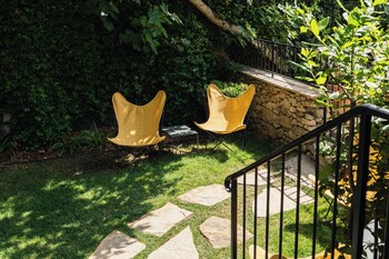 Le Moulin, Lourmarin, A Beaumier Hotel,Cadenet>>Avignon,4 star