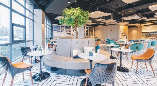 atour hotel hongqiao hub national exhibition center shanghai