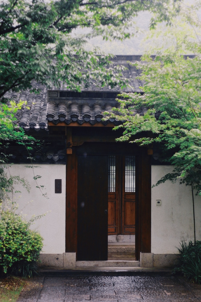 ahnluh lanting shaoxing hotel and resort