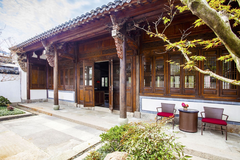 ahnluh lanting shaoxing hotel and resort