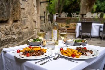 moulin de vernegues hotel