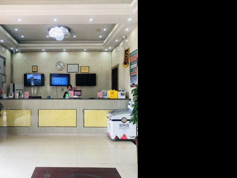 greentree inn heze mudan road bus terminal station express hotel