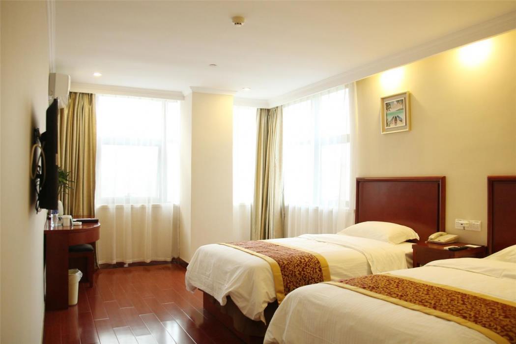 greentree inn heze mudan road bus terminal station express hotel