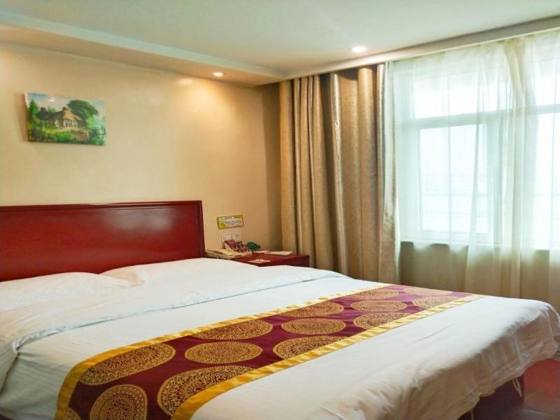 greentree inn heze mudan road bus terminal station express hotel