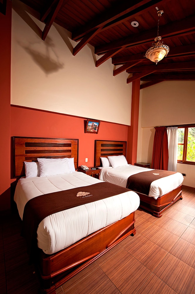 hotel mabey urubamba