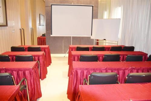 jinjiang inn select shenyang zhongjie pedestrian street the palace