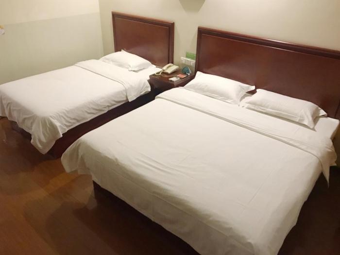greentree inn zibo liuquan road wal mart square express hotel