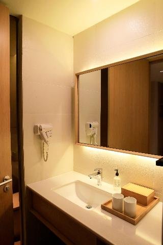 ji hotel zhenjiang railway station