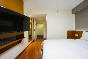 7 days premium nanjing xinjiekou metro station