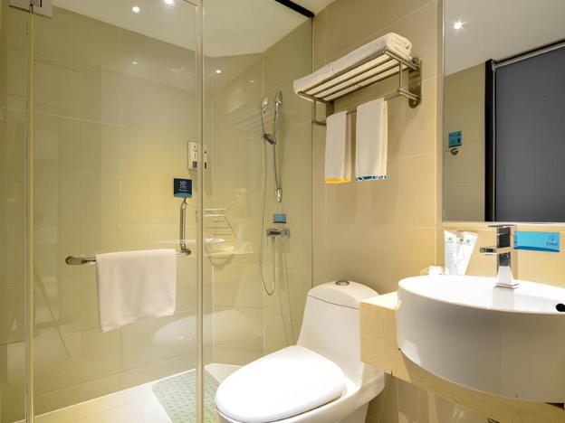 city comfort inn wuhan hanyang street caidian square metro station