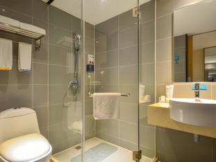 city comfort inn wuhan hanyang street caidian square metro station