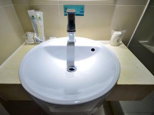 city comfort inn wuhan hanyang street caidian square metro station