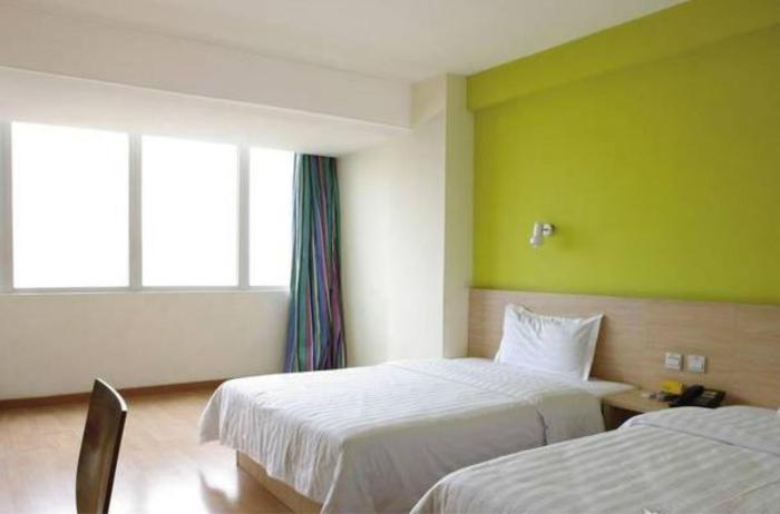 7 days inn shanghai xinzhuang metro station cloud nine plaza