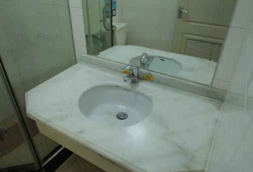 7 days inn shanghai xinzhuang metro station cloud nine plaza