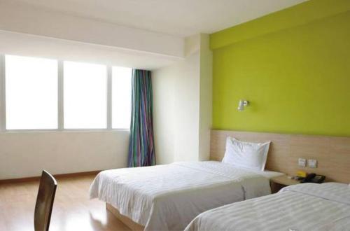 7 days inn shanghai xinzhuang metro station cloud nine plaza