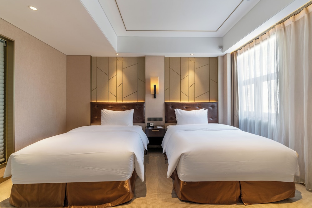 imperial dragon bay purejoy hotel