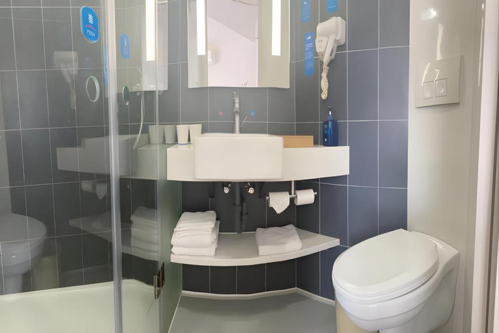 hanting hotel shenyang santaizi metro station