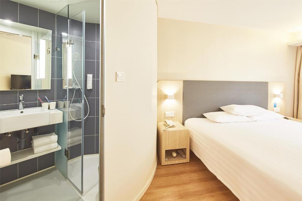 hanting hotel shenyang santaizi metro station