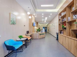 Green Tree Inn Huaibei Railway Station Jinse Yuntian Zhixuan,,3 star