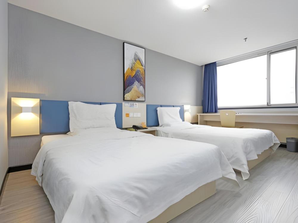 7 days inn xian zhonglou north street metro station