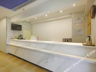 7 days inn xian zhonglou north street metro station