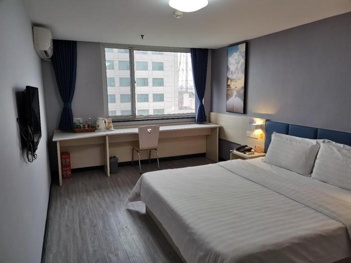 7 days inn xian zhonglou north street metro station