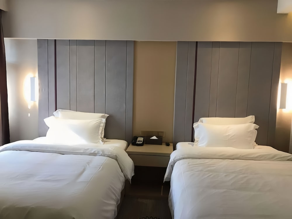 lavande hotel wuhan university of technology