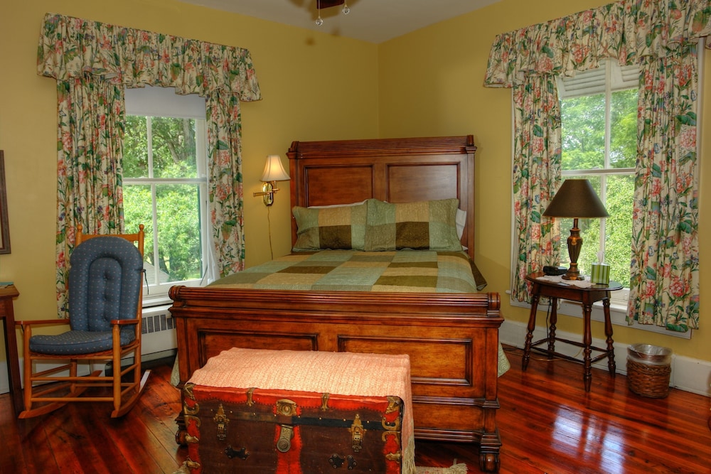 Rockwood Manor,Draper>>Blacksburg,3 star