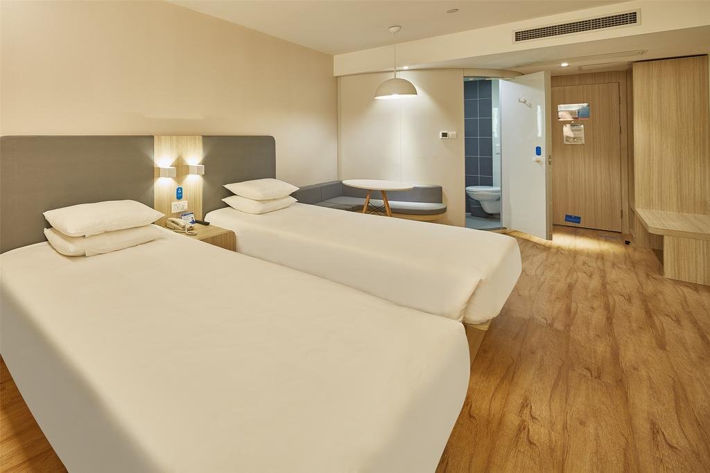 hanting hotel mingguang runxi city square