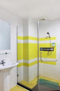 7 Days Inn Deyang Zhongjiang Kuishan Park,,3 star