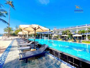 hoang trieu dynasty mui ne beach resort