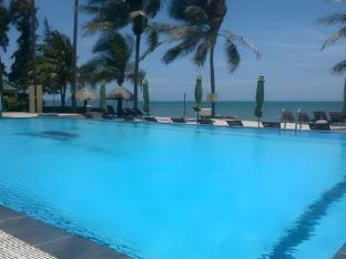 hoang trieu dynasty mui ne beach resort
