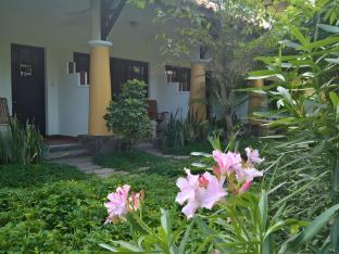 hoang trieu dynasty mui ne beach resort