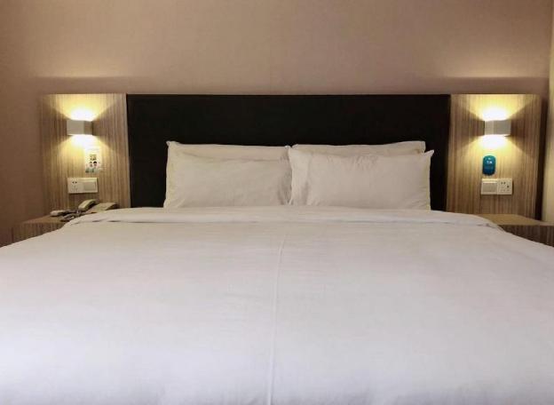 hanting hotel shanghai university of finance and economics jipu road