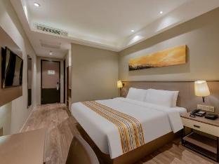 Home Inn Plus Nanjing Longjiang Metro Station Dinghuai Gate Street,,3 star