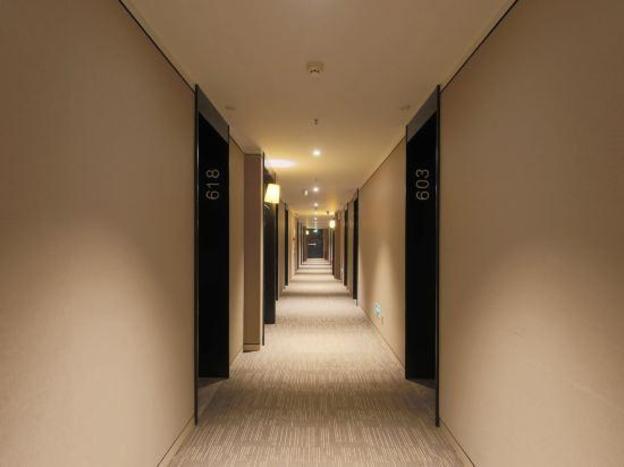home inn plus shenyang railway station east square metro station