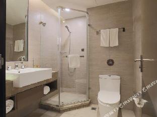 home inn plus shenyang railway station east square metro station