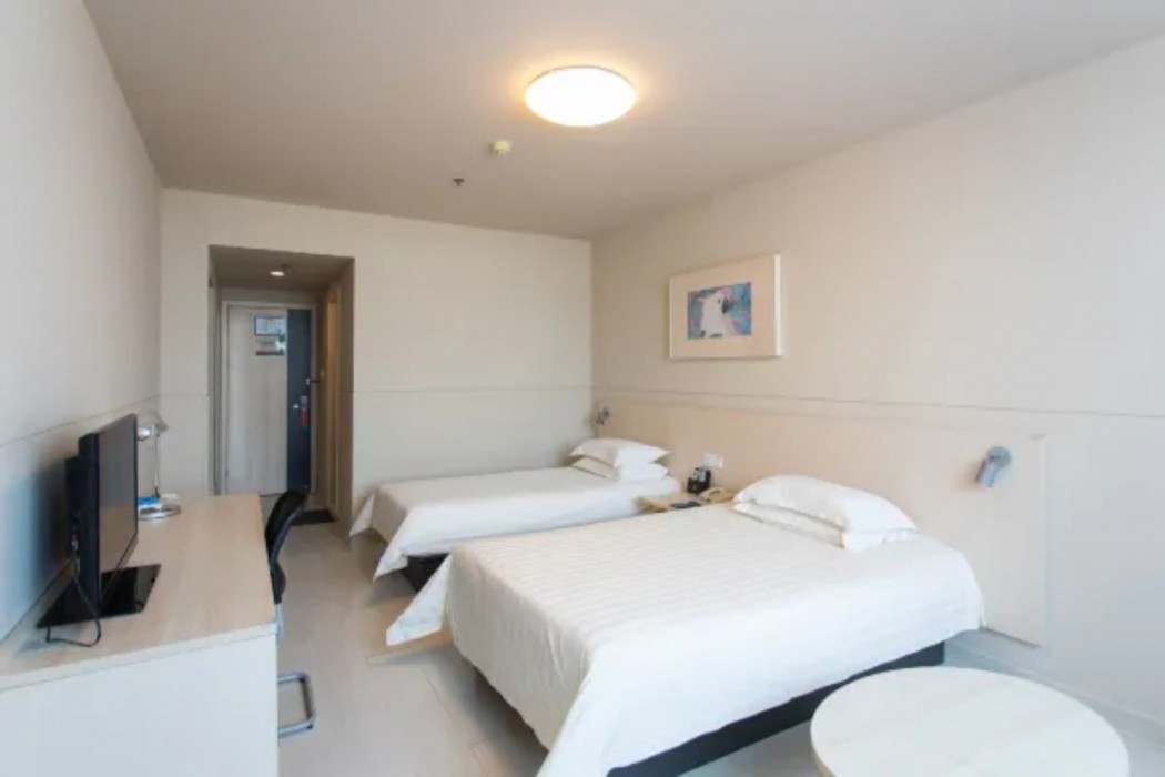 jinjiang inn shanhaiguan railway station laolongtou spa