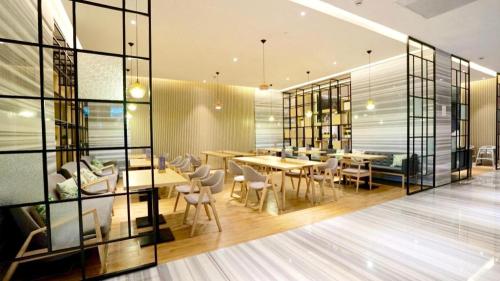 ji hotel shanghai lujiazui pudong avenue