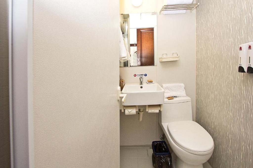 mg hotel st michaels cathedral qingdao