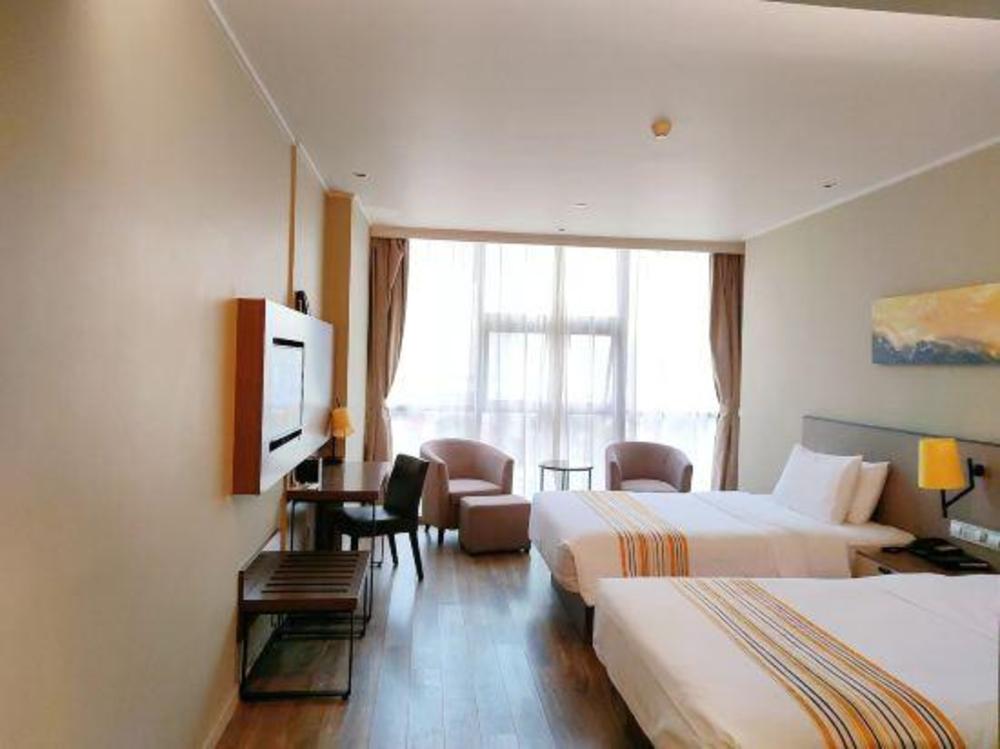 home inn plus suzhou wanda plaza metro station