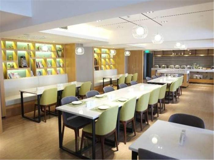 atour hotel yanan baimi avenue baota mountain