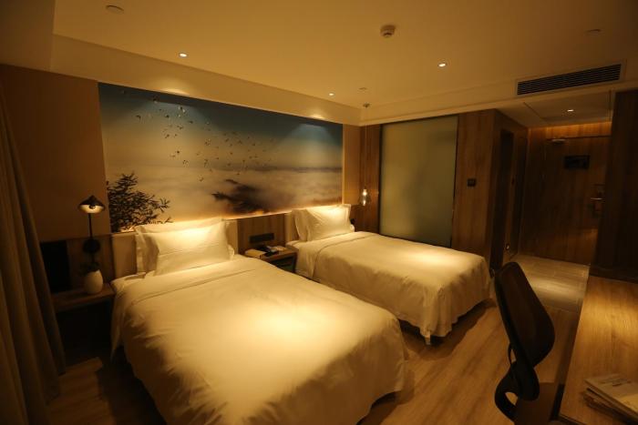 atour hotel yanan baimi avenue baota mountain