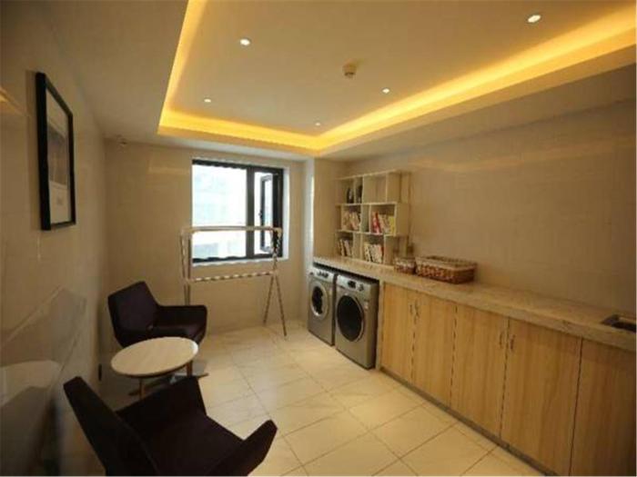 atour hotel yanan baimi avenue baota mountain