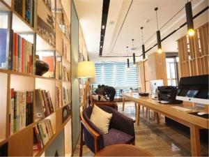 atour hotel yanan baimi avenue baota mountain