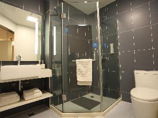 hanting hotel shenyang liming square metro station