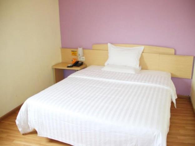 7 days inn wuhan jianghan road metro station