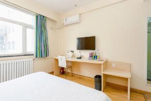 7 days inn dezhou railway station square antique market