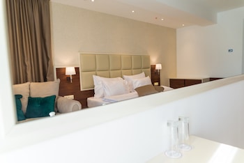 hotel kadmo by aycon